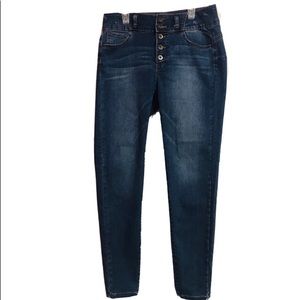 High rise skinny jean | Size: 9 (junior)